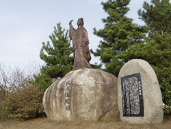 佐用姫の銅像と物語が書かれた石碑
